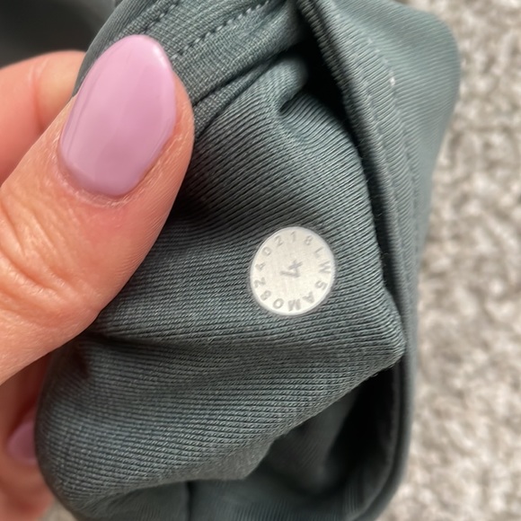 Lululemon high rise leggings - Picture 5 of 5